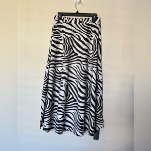 New S-DEER  Elegant Zebra Pattern Maxi Skirt.. Size Medium